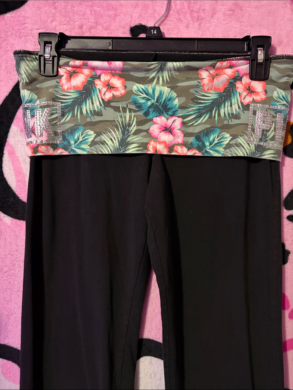 PINK Victoria’s secret fold over flare yoga pants - Picture 4 of 8